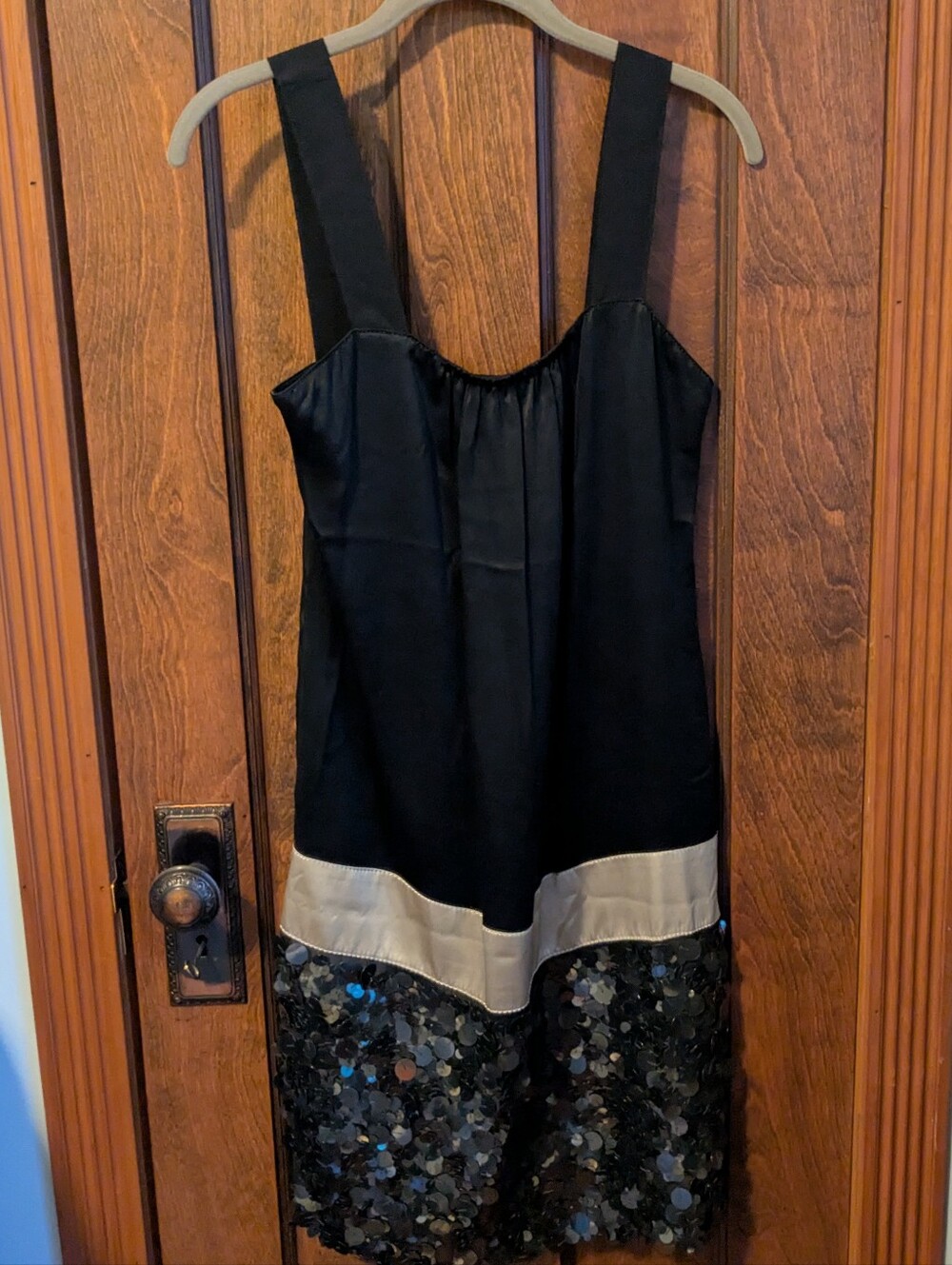 Vera Wang Lavender Label Black Sleeveless Dress With Sequin Hem